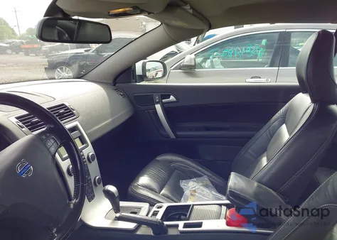 2011 Volvo C70 T5 from USA, damaged, VIN YV1672MC2BJ108973